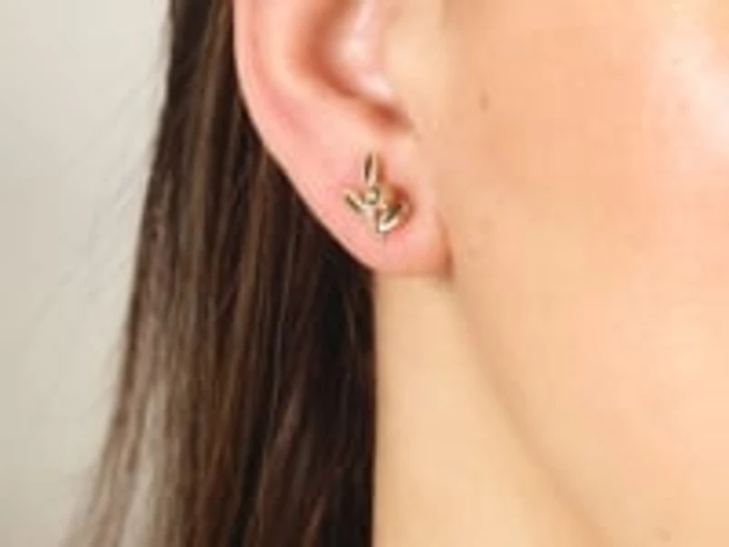 Leaf Stud Earring in 10K Yellow Gold