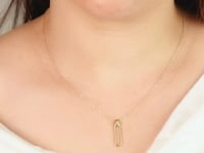 Rectangle Pendant Necklace in 10K Yellow Gold