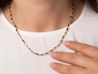 Oval Beveled Chain Necklace in 10K Yellow Gold (18.5")
