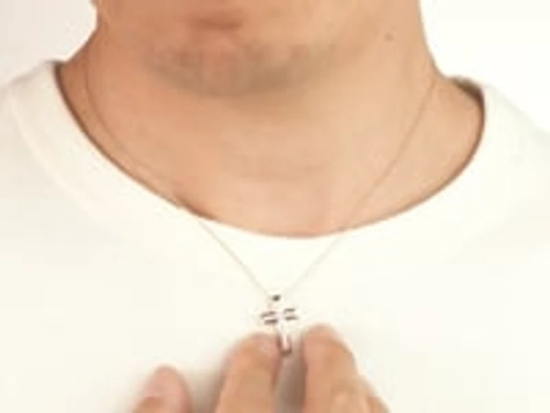 10K Yellow Gold Diamond Cross Pendant (0.20 ct tw)