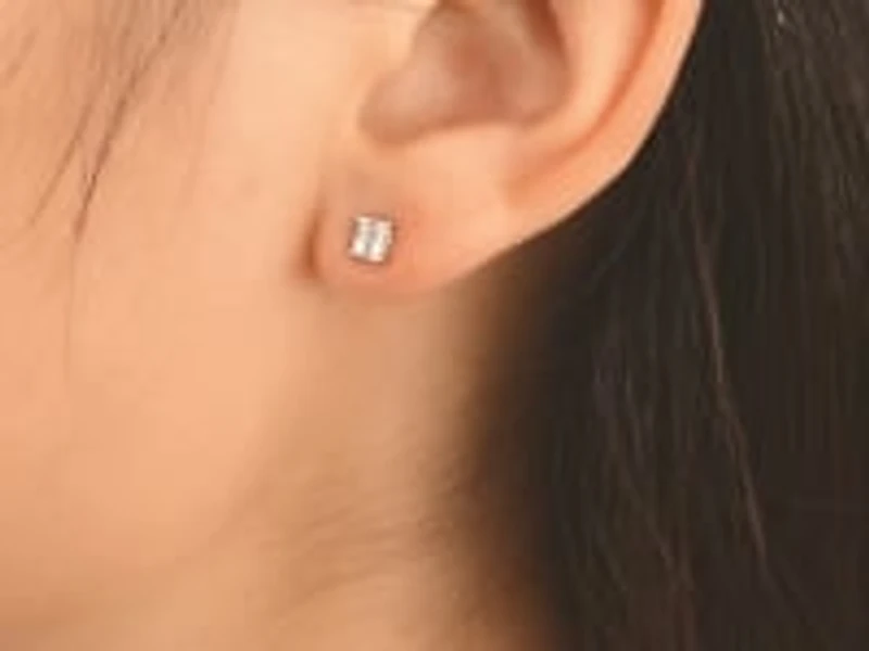 Square Diamond Stud Earrings in 10K White Gold (0.15 ct tw)