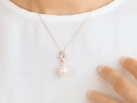 Pearl Necklace in 10K Yellow Gold