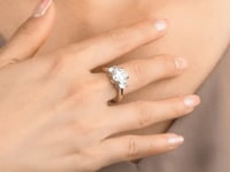 Three Stone Oval Lab Grown Diamond Engagement Ring (3.00 ct tw)