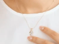 Diamond Cluster Necklace in 10K Yellow Gold (0.20 ct tw)