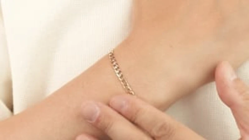 3.9mm Hollow Curb Bracelet in 10K Yellow Gold
