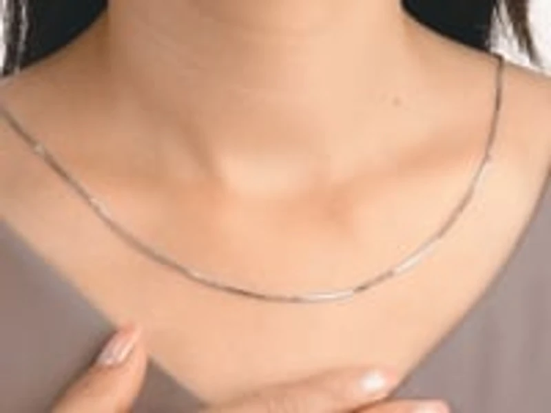 1.1mm Box Chain in 10K White Gold (22")