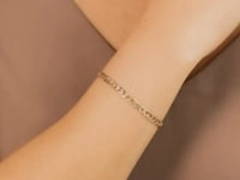 3.9mm Curb Bracelet in 10K Yellow Gold