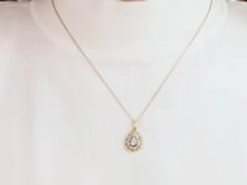 Diamond Cluster Necklace in 10K Yellow and White Gold (0.30 ct tw)
