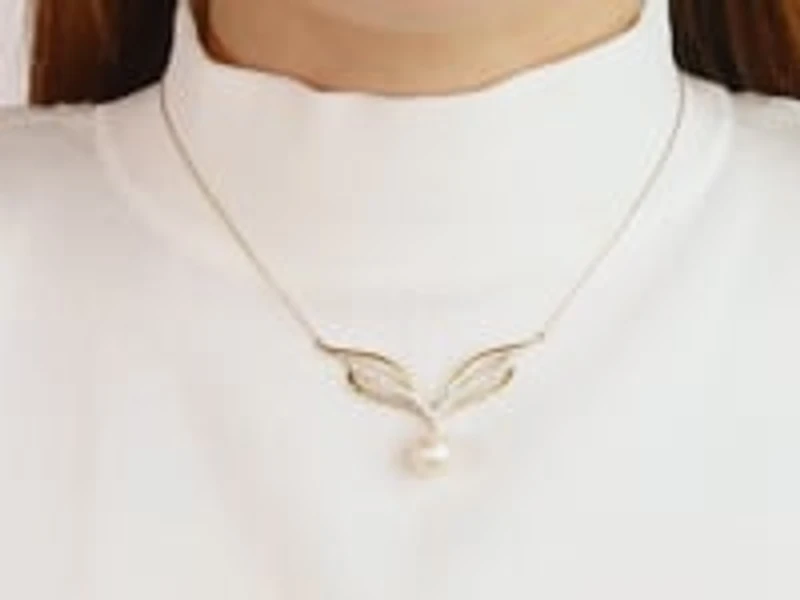 Pearl Necklace in 10K Yellow Gold