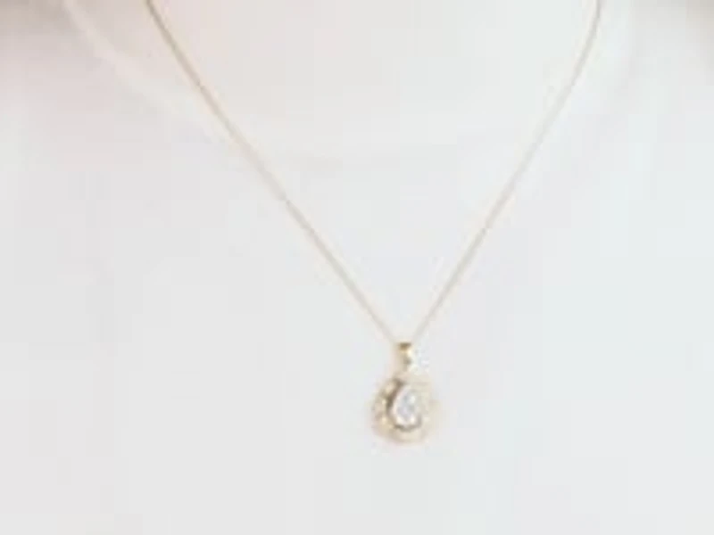 Diamond Cluster Necklace in 10K Yellow and White Gold (0.50 ct tw)