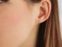 Diamond Stud in 10K White Gold (0.10 ct tw)