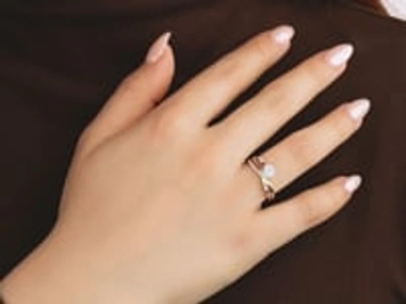 Diamond Cluster Ring in 10K Yellow and White Gold (0.10 ct tw)