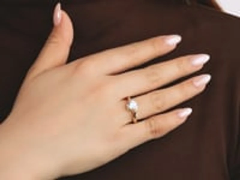 Lab Grown Round Cut Diamond Engagement Ring 14K Yellow Gold (1.00 c
