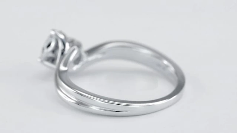 10K White Gold Diamond Promise Ring (0.25 ct tw)