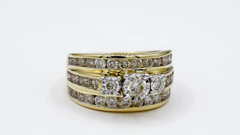 Diamond Dinner Ring 10K Yellow Gold (2.00 ct tw)