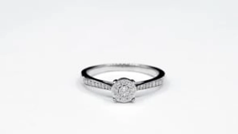 Diamond Cluster Ring 10K White Gold (0.15 ct tw)