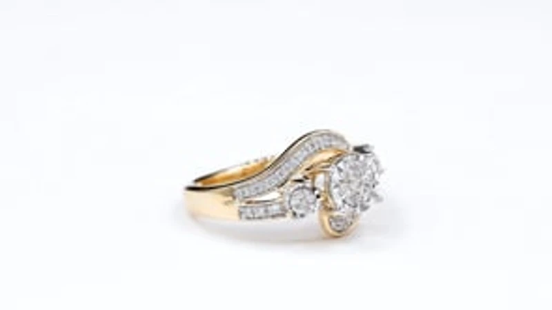 Diamond Cluster Ring 10K Yellow and White Gold (0.25 ct tw)