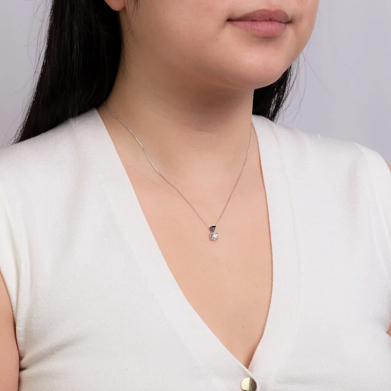 14K White Gold Canadian Diamond Pendant Necklace in a Four Claw Settin