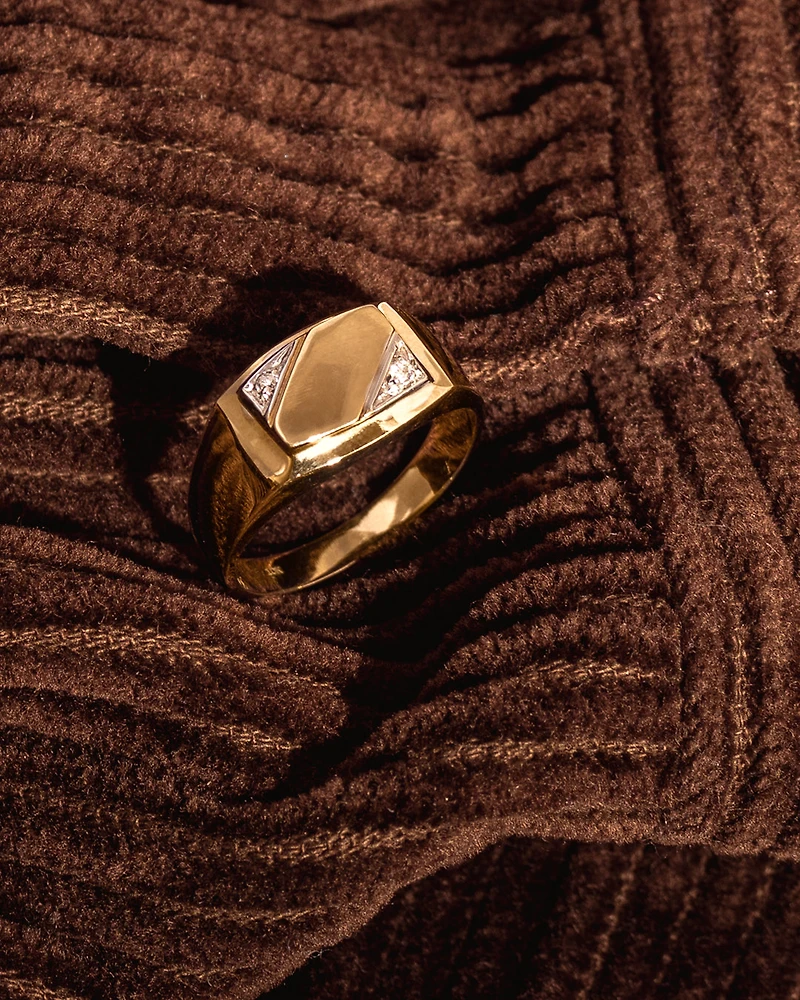 Men's Diamond Signet Ring 10K Yellow and White Gold (0.03ct tw)