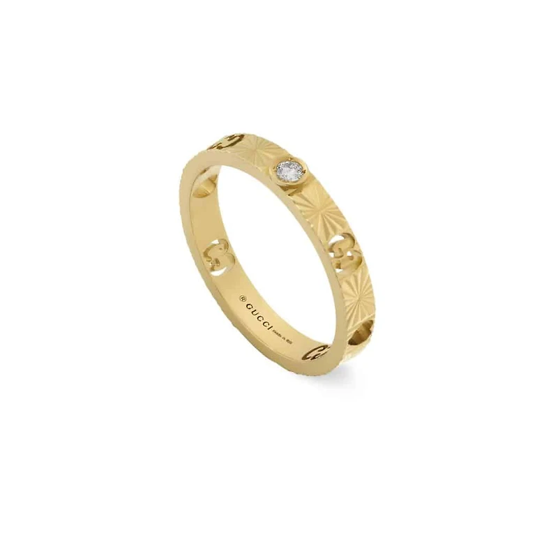 Icon Ring in 18kt Yellow Gold with Diamonds