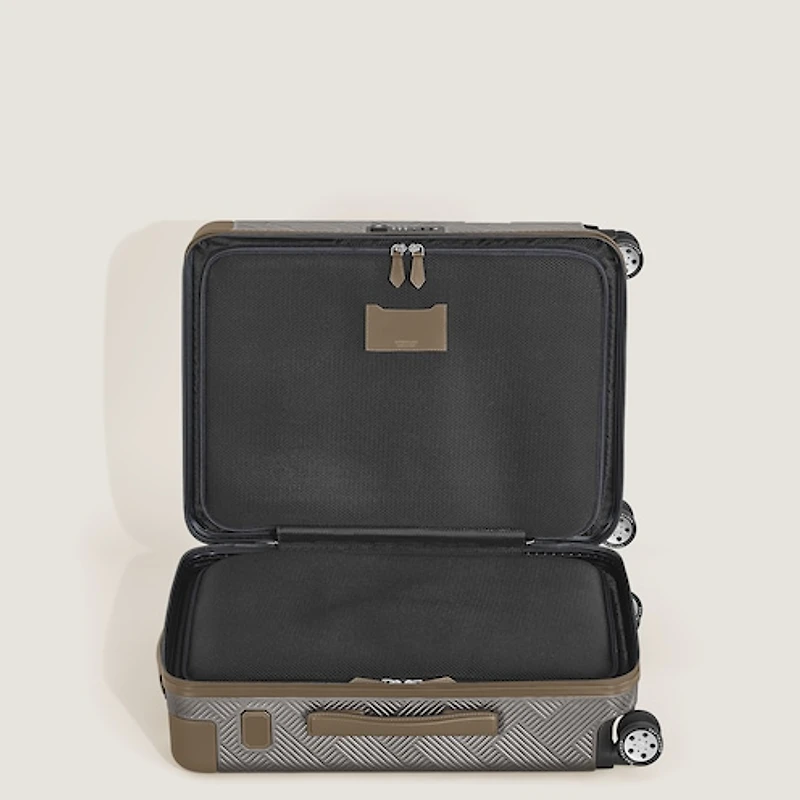 MY4810 Extreme 3.0 cabin