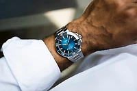 Aquis Date Calibre 400