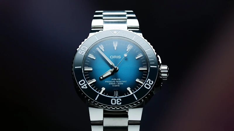 Aquis Date Calibre 400