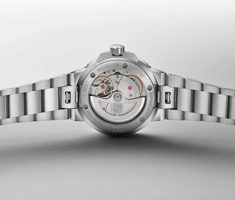 Aquis Date Calibre 400