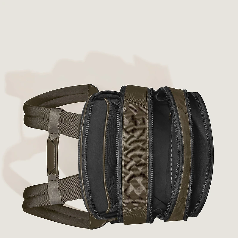 Medium Backpack with 3 Compartments in Extreme Leather