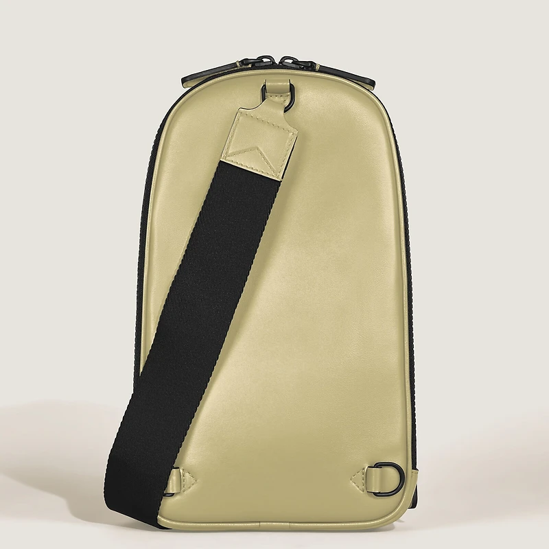 Medium On-Body Bag in Extreme Leather