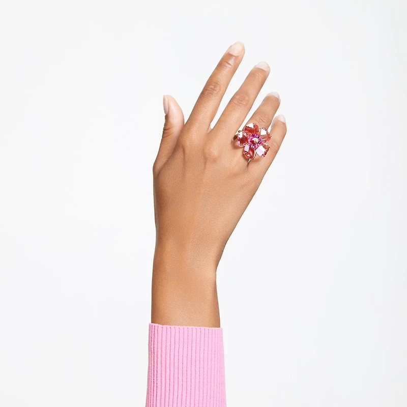 Idyllia cocktail ring, Flower, Pink, 18K gold finish