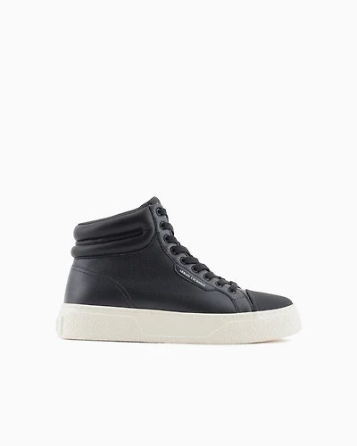 Leather sneakers with contrasting profile