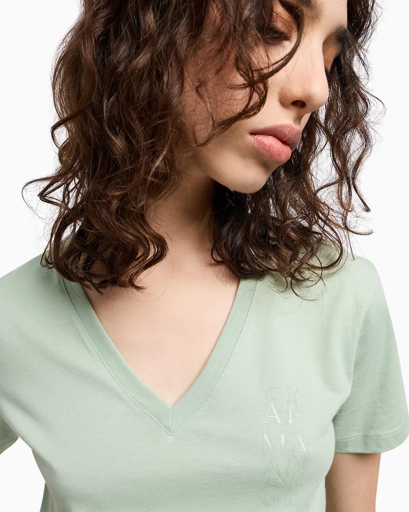 Regular fit T-shirt with V-neck