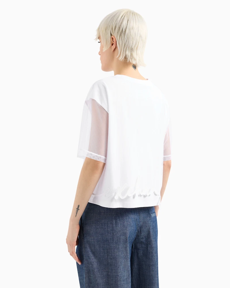 Cropped T-shirt with shaped bottom