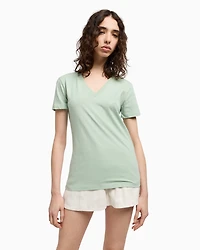 Regular fit T-shirt with V-neck