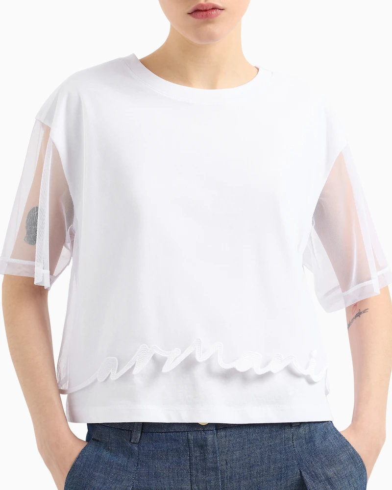 Cropped T-shirt with shaped bottom