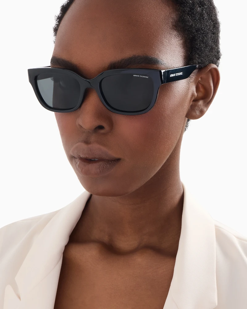 Irregular-shaped women’s sunglasses