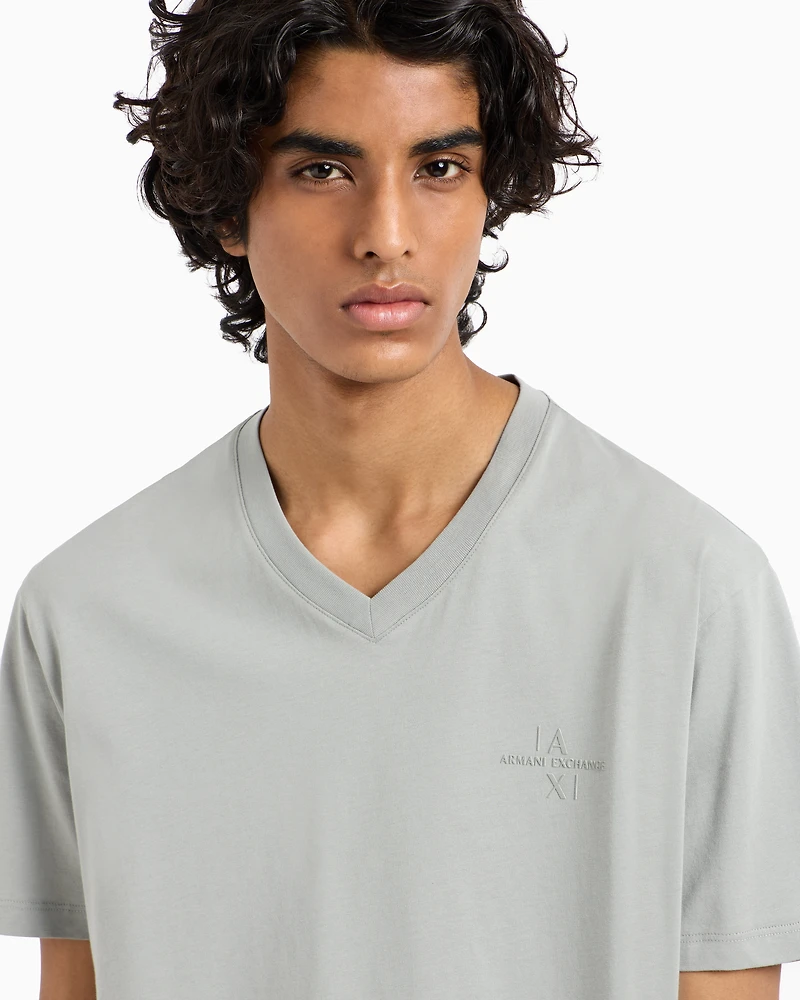 Regular fit T-shirt with V-neck