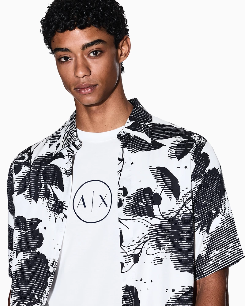 Regular fit T-shirt with round logo