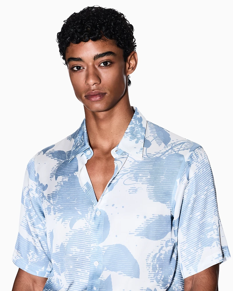 Patterned short-sleeved shirt