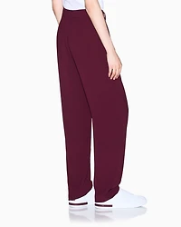 Trousers with pleats flowing fabric