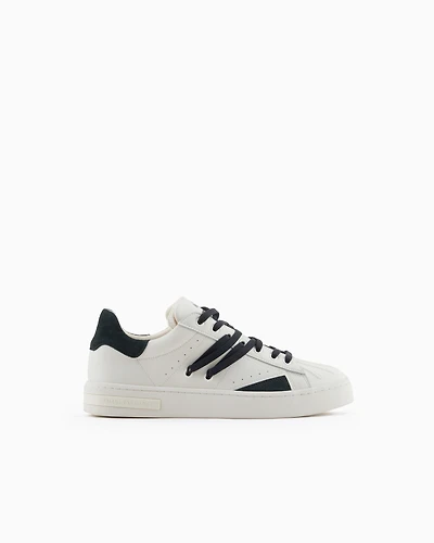 Sneakers eco-leather with contrasting laces
