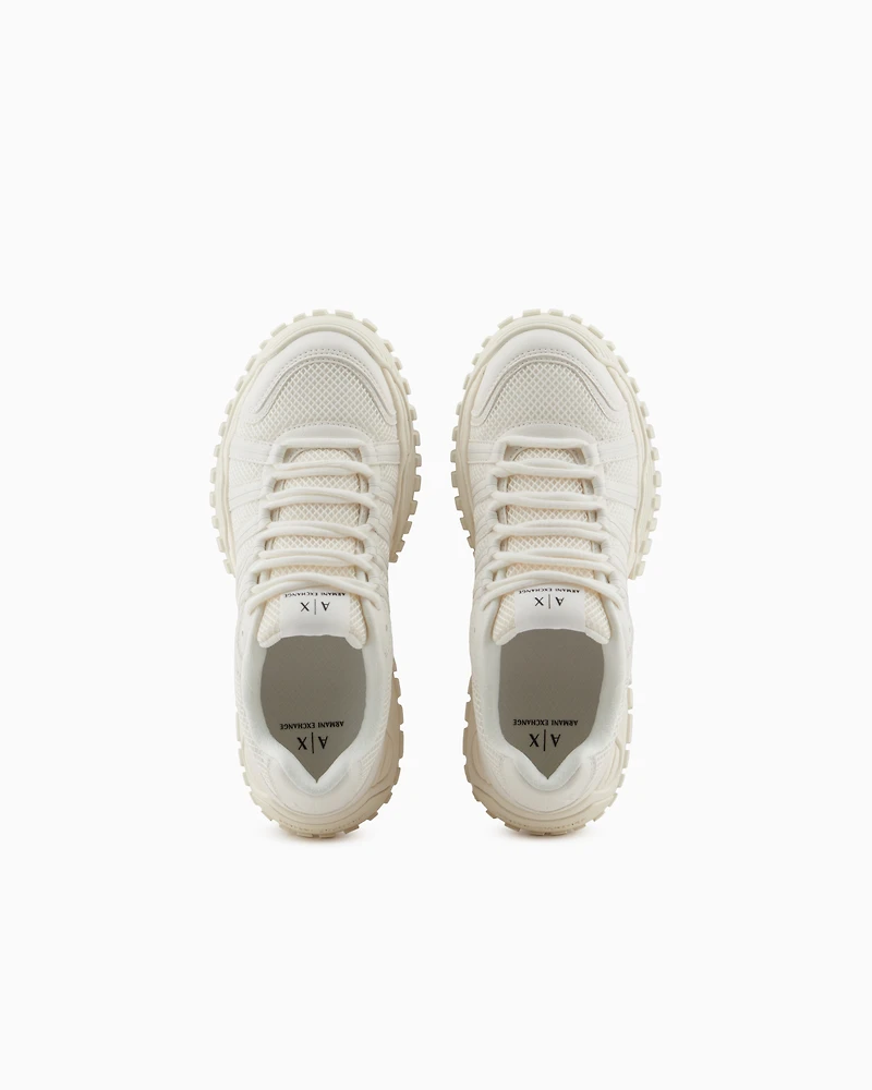 Sneakers with stitching