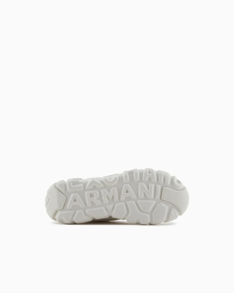 Sneakers with oversized sole