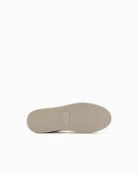 Sneakers with contrasting inserts