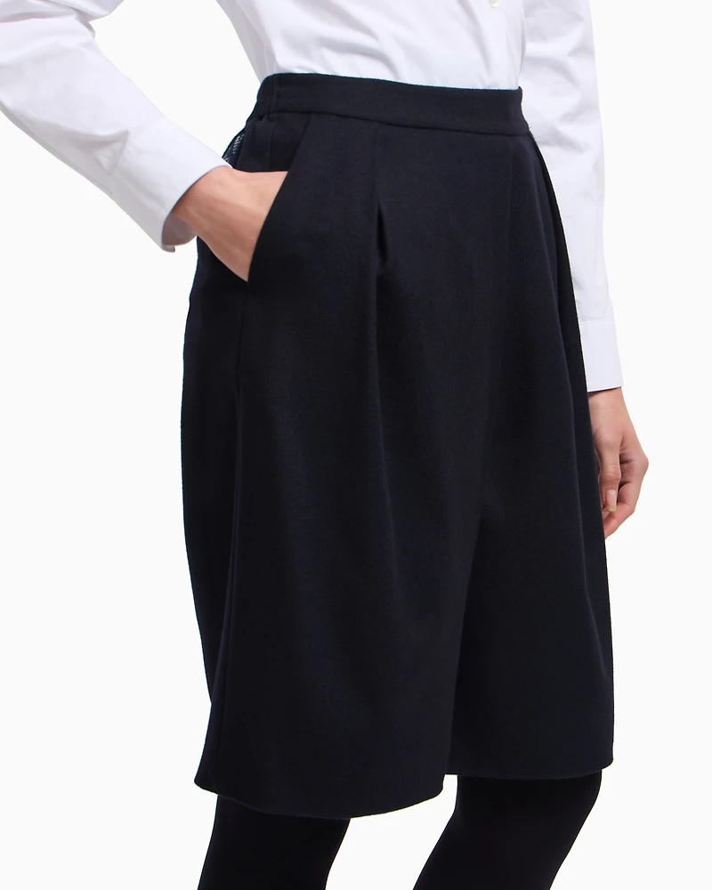 Emporio Armani - Winter Urbanism capsule collection Bermuda shorts a lightweight virgin wool-blend cloth, Woman, Navy Blue, Size: