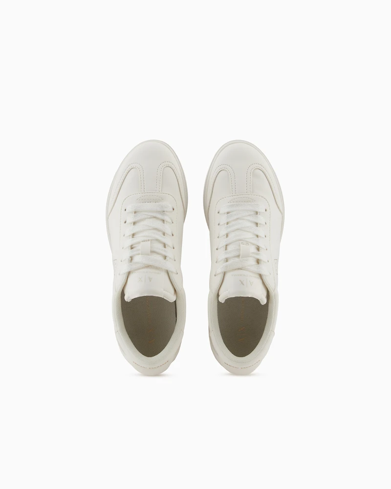 Low-top sneakers with logo