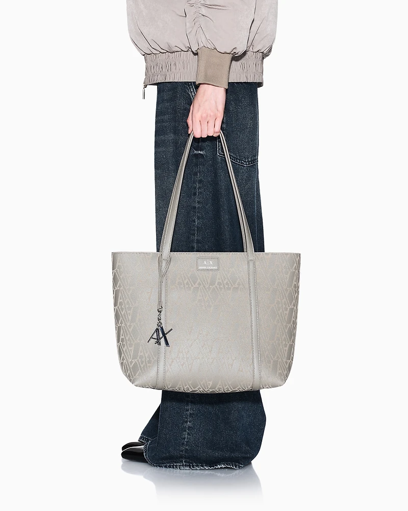 Tote bag with allover logo