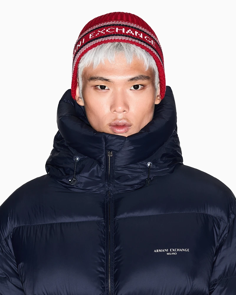 Cap with contrasting bands