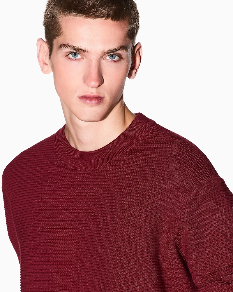 Ribbed crew neck sweater